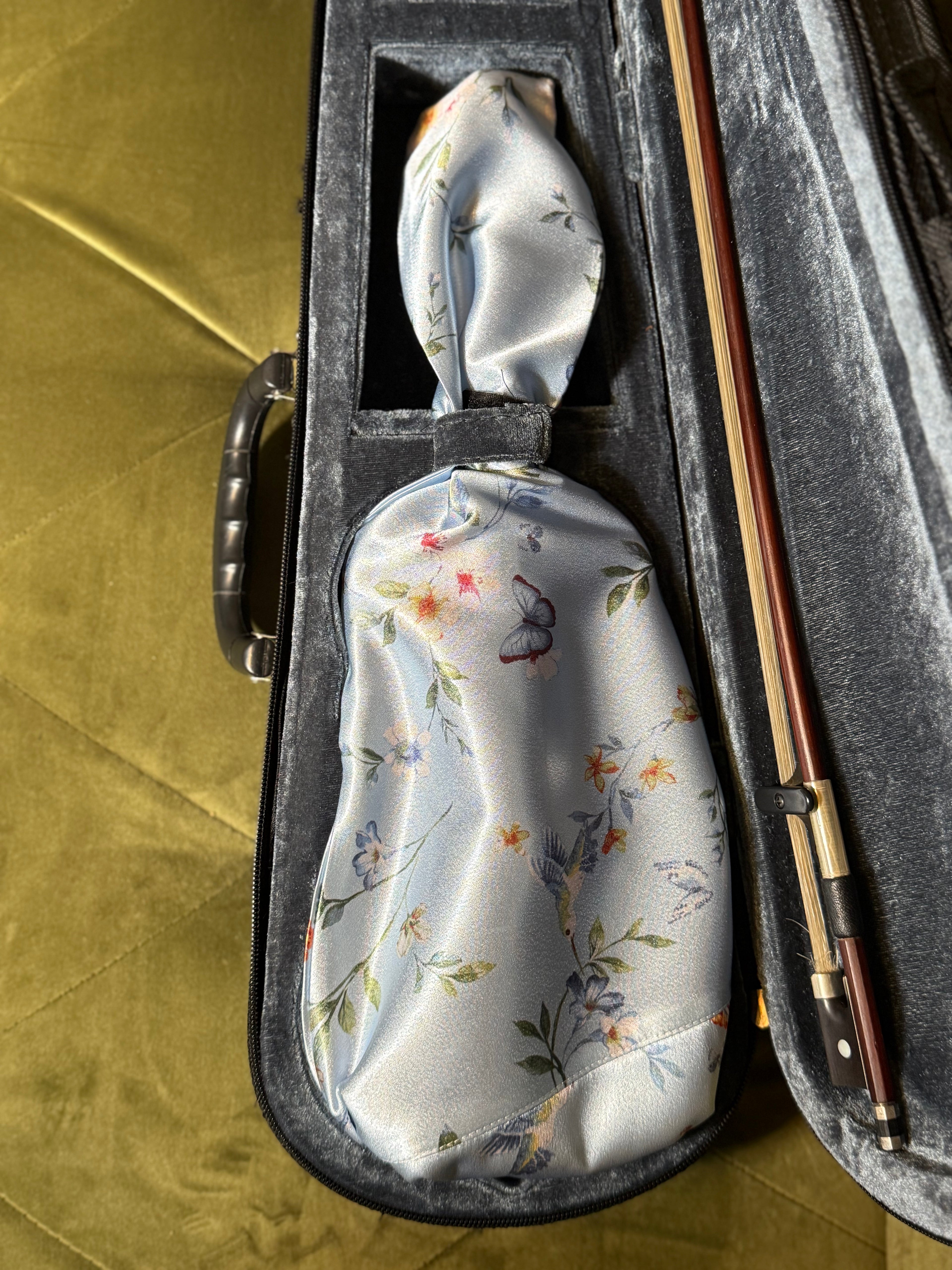 1/4 - 1/8 Size Violin Bag "Hummingbirds in Blue Garden"