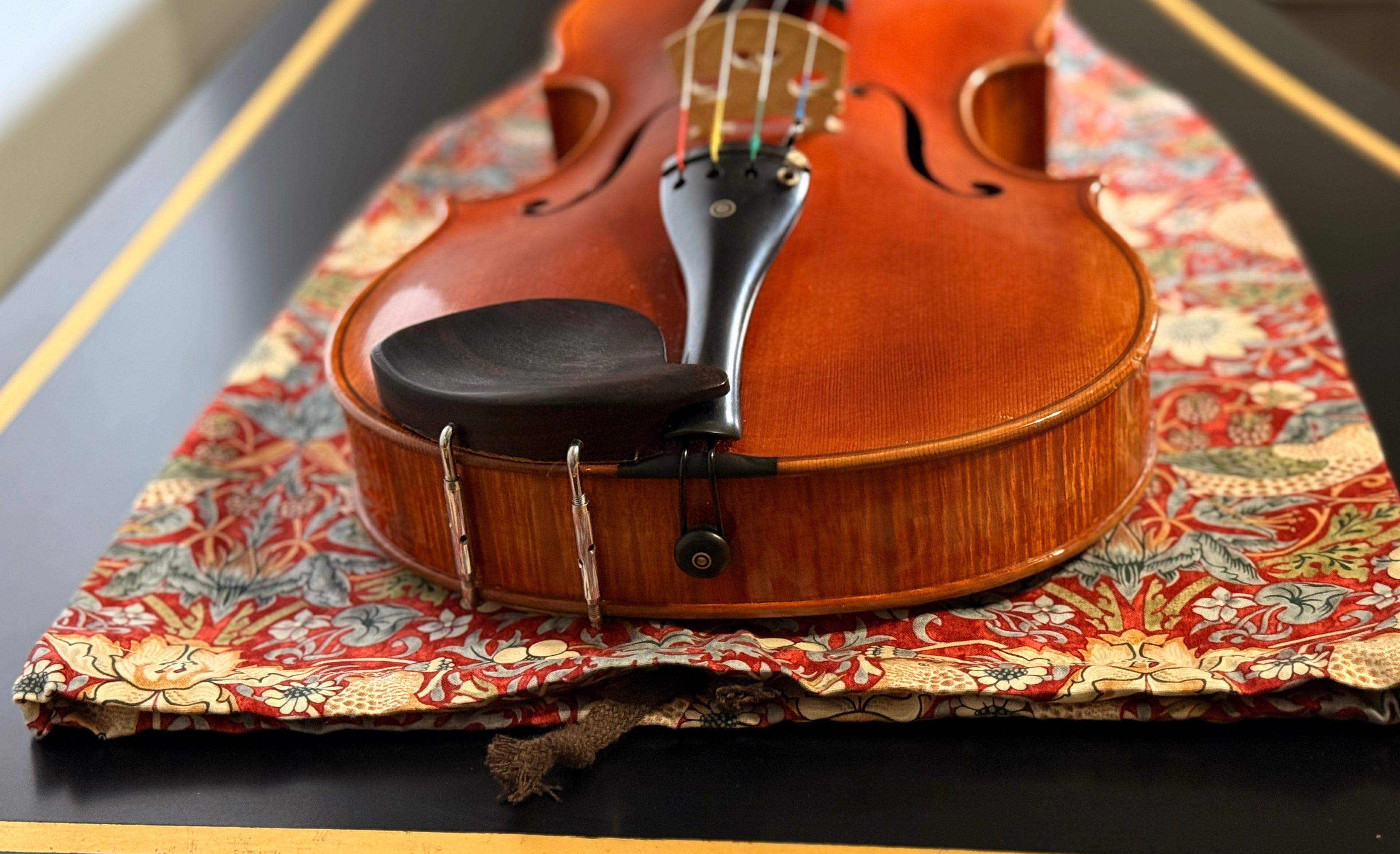 Viola/Mandolin Bag "Baroque Birds in Red"