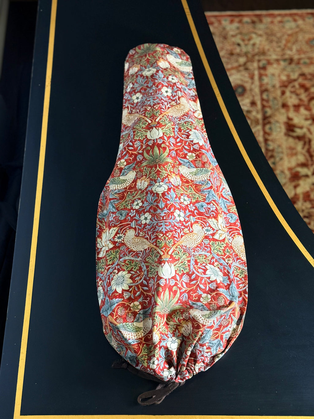 Viola/Mandolin Bag "Baroque Birds in Red"