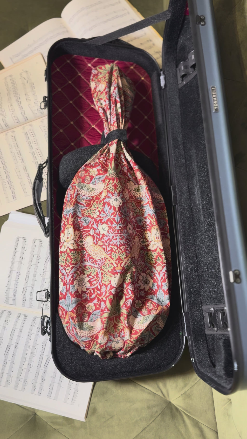 Viola/Mandolin Bag "Baroque Birds in Red"